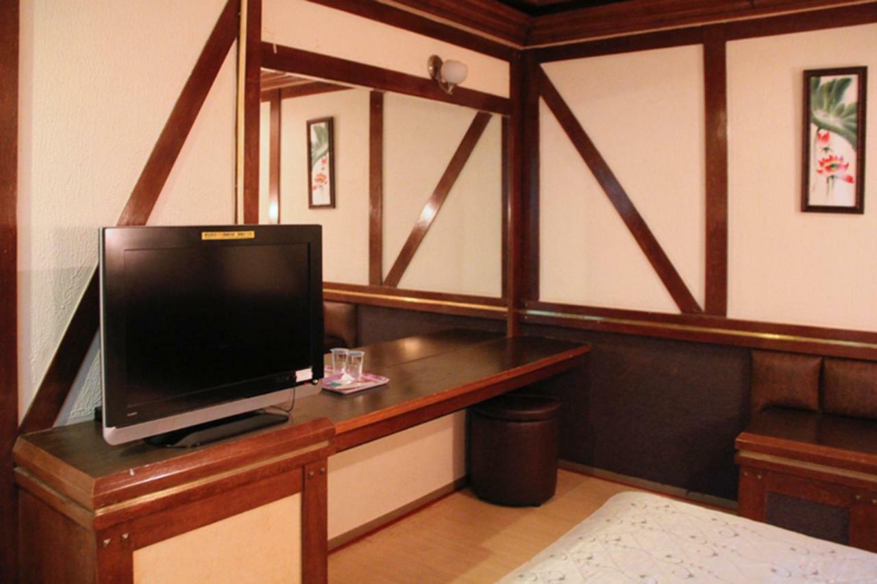 Persimmon Hotel Hsinchu stad Exteriör bild